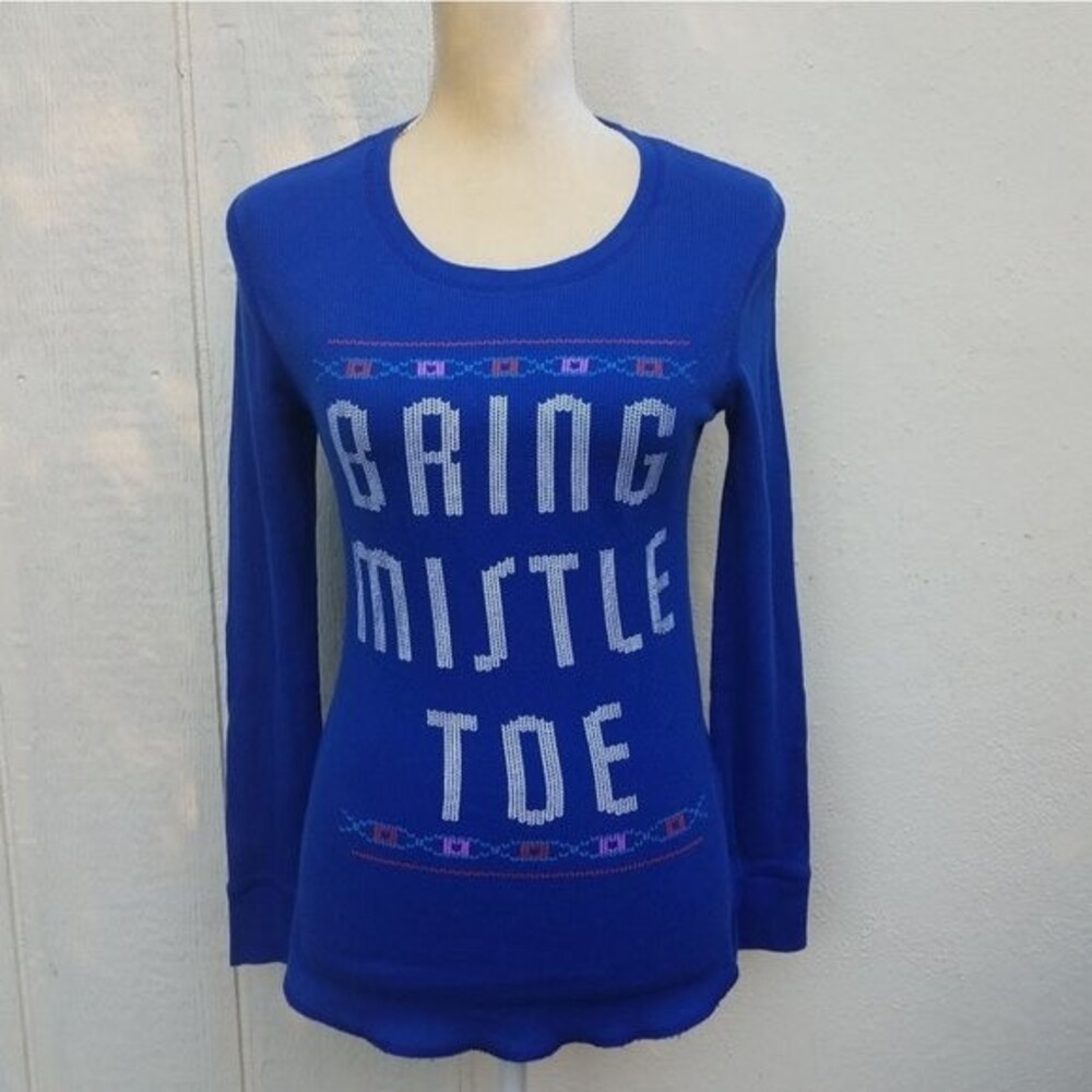 Bring mistletoe graphic tshirt size medium